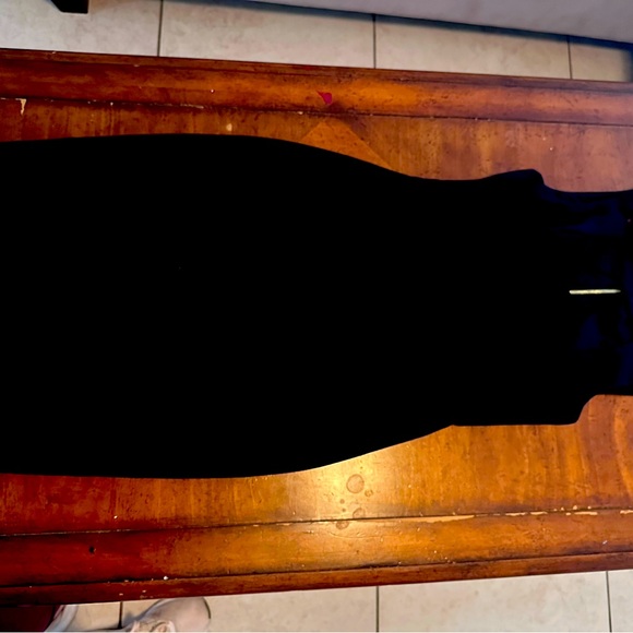 Eliza J Women’s sz 2 form fitting below knee length dress with cutouts gold zip - Picture 2 of 3